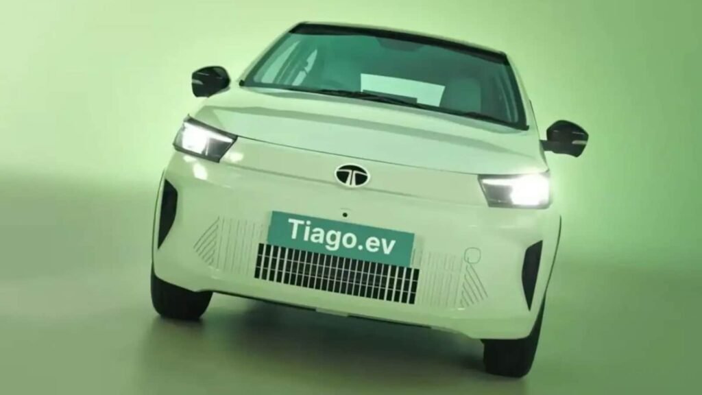 Tata Tiago EV Facelift Spotted Undisguised Ahead of May 28 Launch