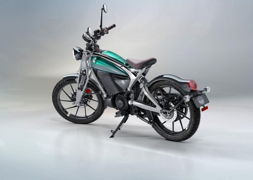 Charge of the Heritage: Royal Enfield Begins Flying Flea C6 EV Deliveries in Bengaluru