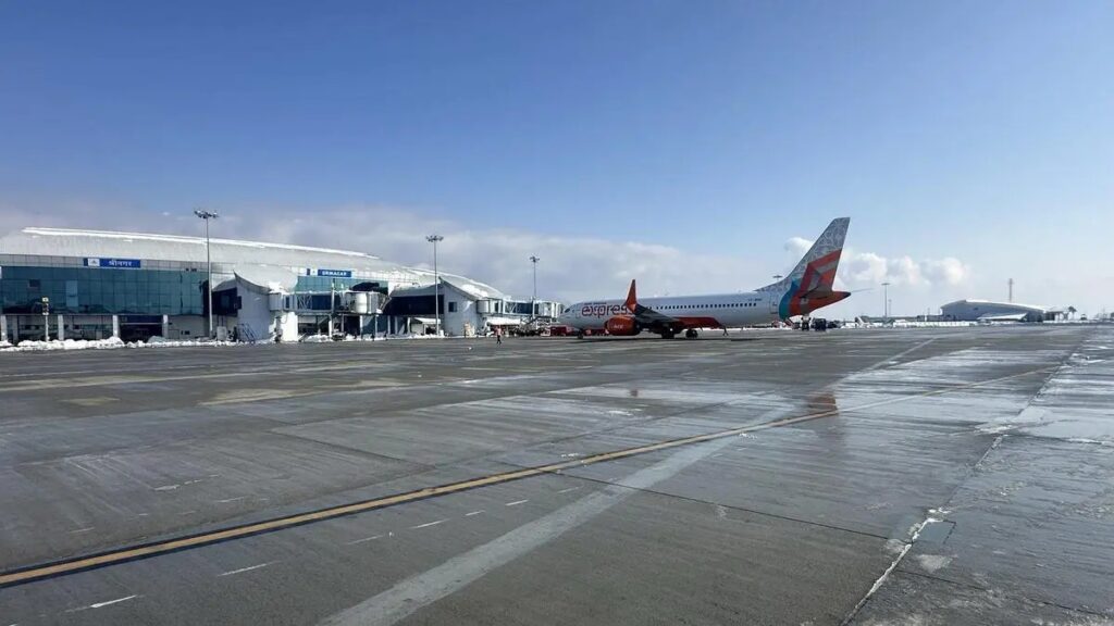 Air Travel Alert: Srinagar Airport Announces Phased Runway Closures Starting July