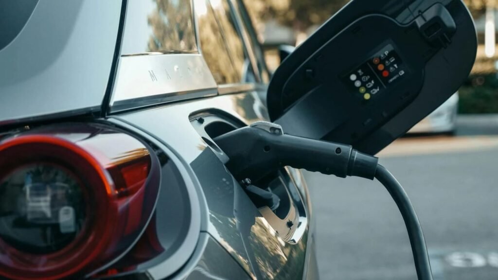 Delhi to Get Massive EV Charging Hubs Near Metro Stations and Markets