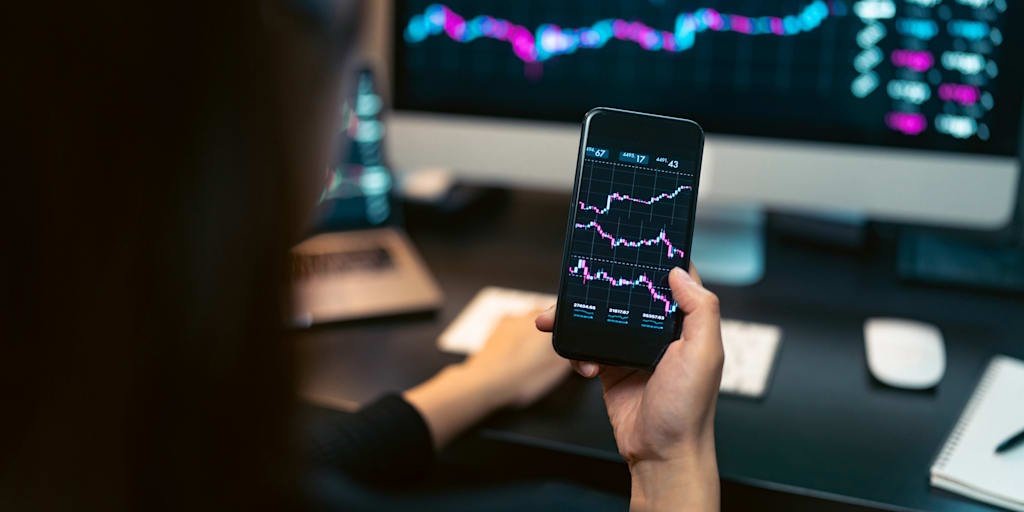 Spotting Opportunity in a Volatile Market: Navigating Mixed Corrections for Long-Term Gains