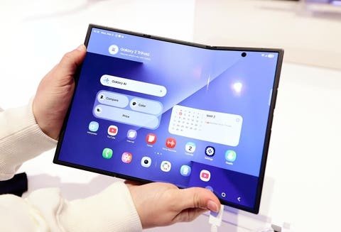 Samsung’s New Foldable Strategy: Galaxy Z Fold 8 To Introduce Radical Wide Form Factor