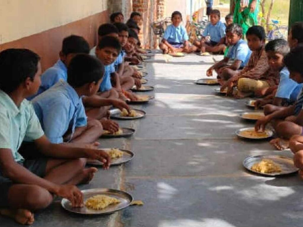 West Delhi School Mid-Day Meal Contamination Sparks Police Investigation and Safety Audits