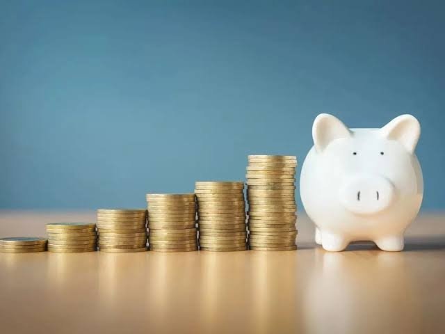 Resilient Returns: 5 Domestically Focused Stocks with Up to 25% Upside
