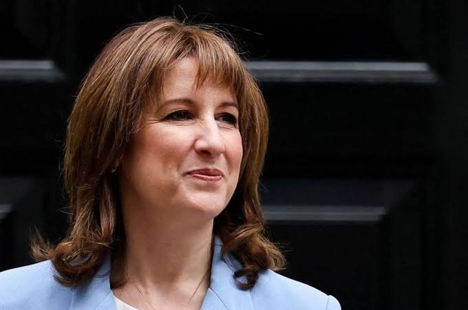 UK Economic Transition: Rachel Reeves Defends Fiscal Record as Investors Seek Policy Continuity