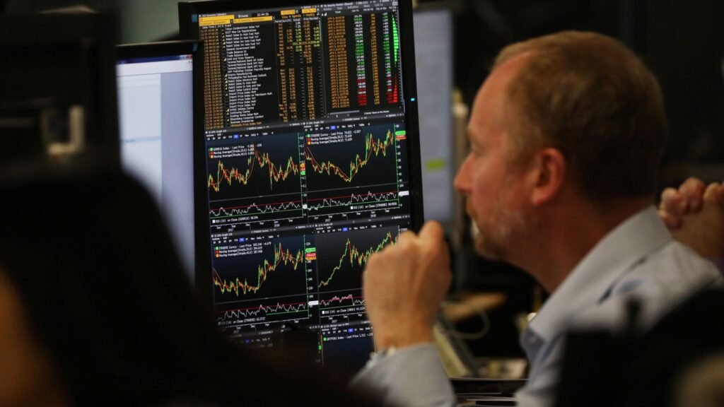 Aberdeen Group Faces £3 Billion H1 Outflows Amid Ongoing Restructuring Efforts