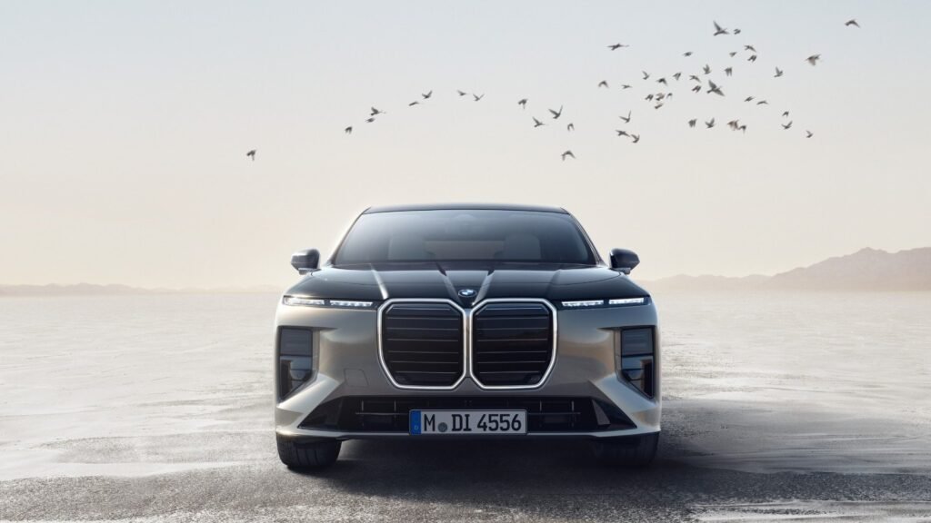 BMW 7 Series & i7 Facelifts Set for India Launch on September 11