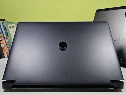 Alienware 15 (2026) Review: Solid Performance, But Where is the Alienware Magic?