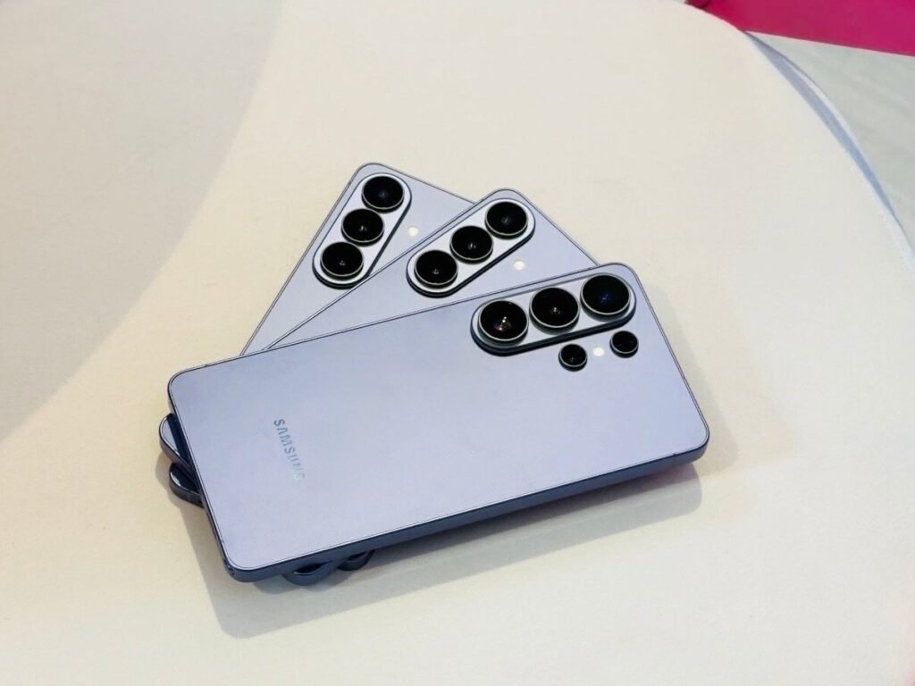 Why the Samsung Galaxy S27 (and Current Flagships) Are Getting More Expensive