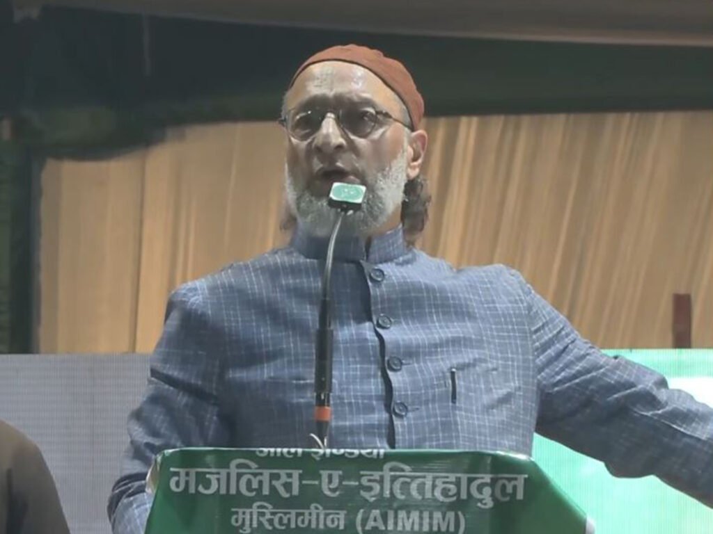 “Samajwadi party name should be changed to Samajwadi Yadav Parivar”: Asaduddin Owaisi AIMIM chief Asaduddin Owaisi (Photo/ANI)